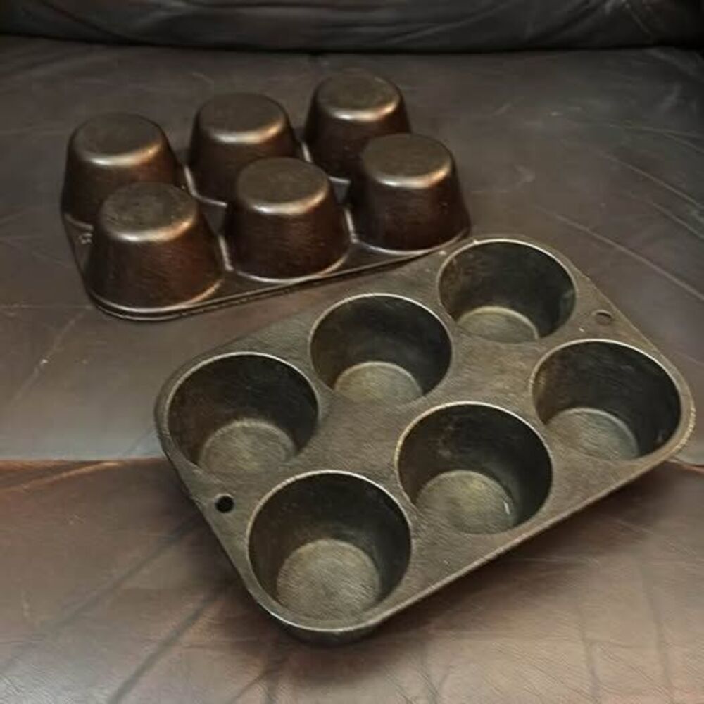 Set of 2 Lodge Cast Iron 6-Cup Muffin Pans